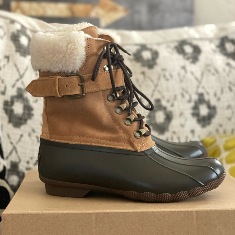Sperry Shearwater Women’s Boots  (Brand New)